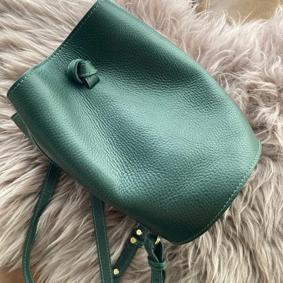 Lindquist Handbags - Lindquist Small Cyl in Pine